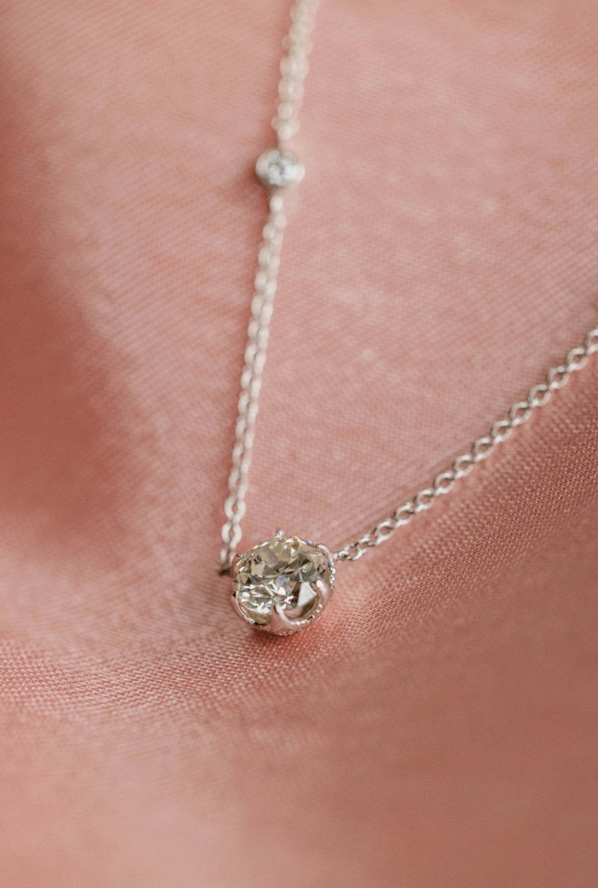 HJ solitaire necklace