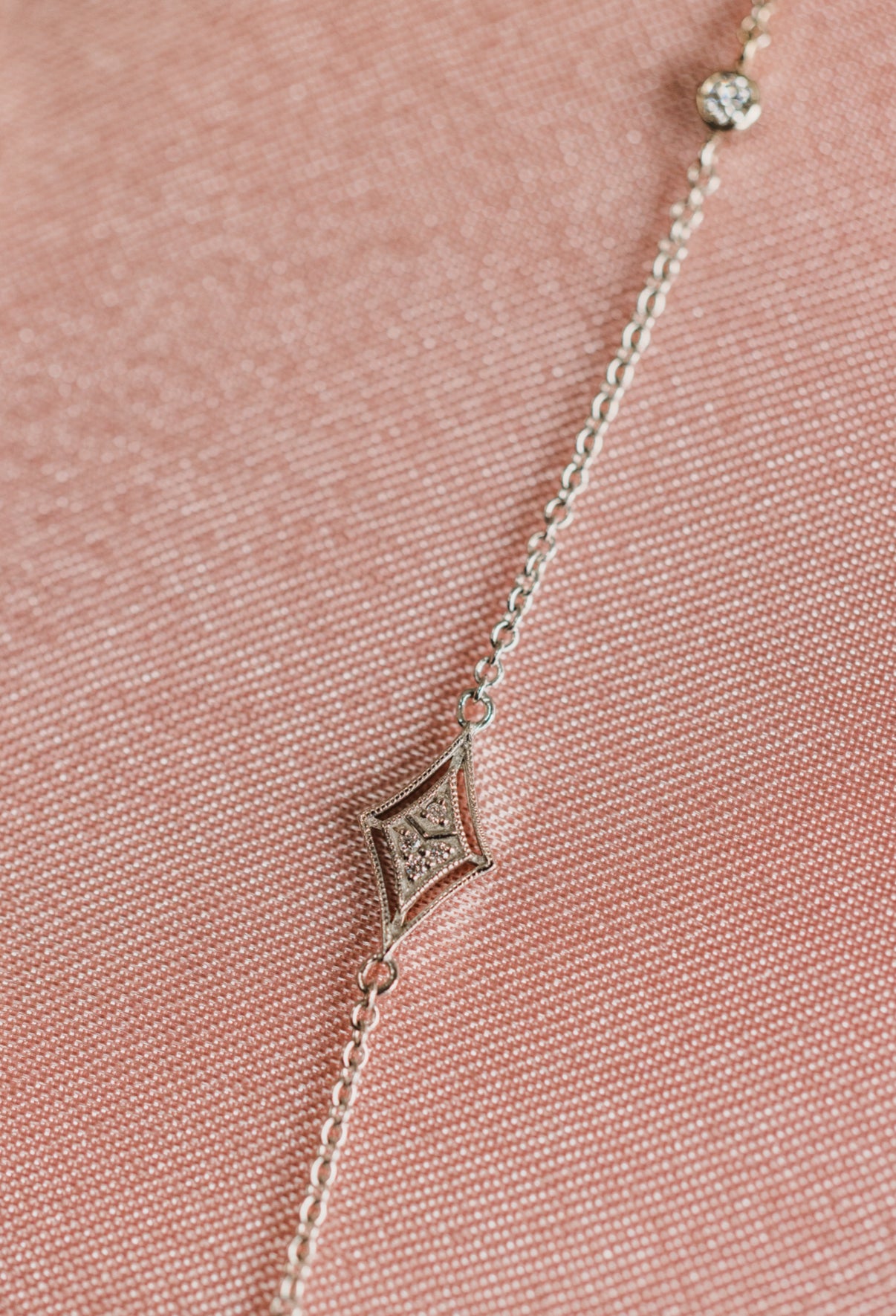HJ solitaire necklace