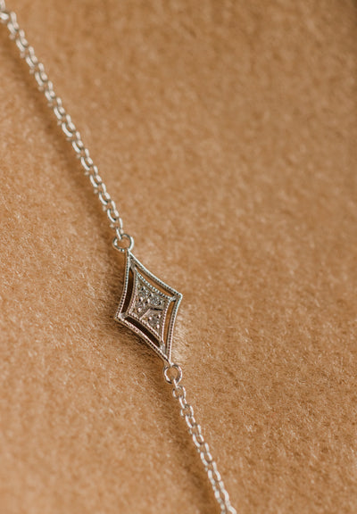 HJ solitaire necklace