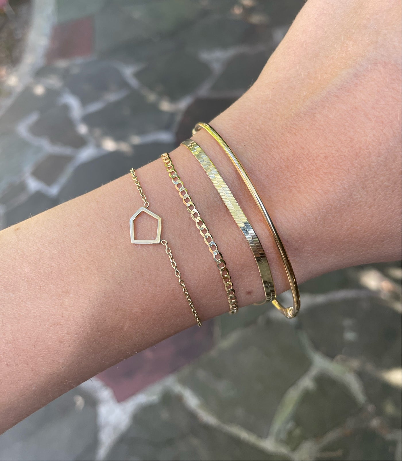 10kt Yellow Gold Herringbone bracelet