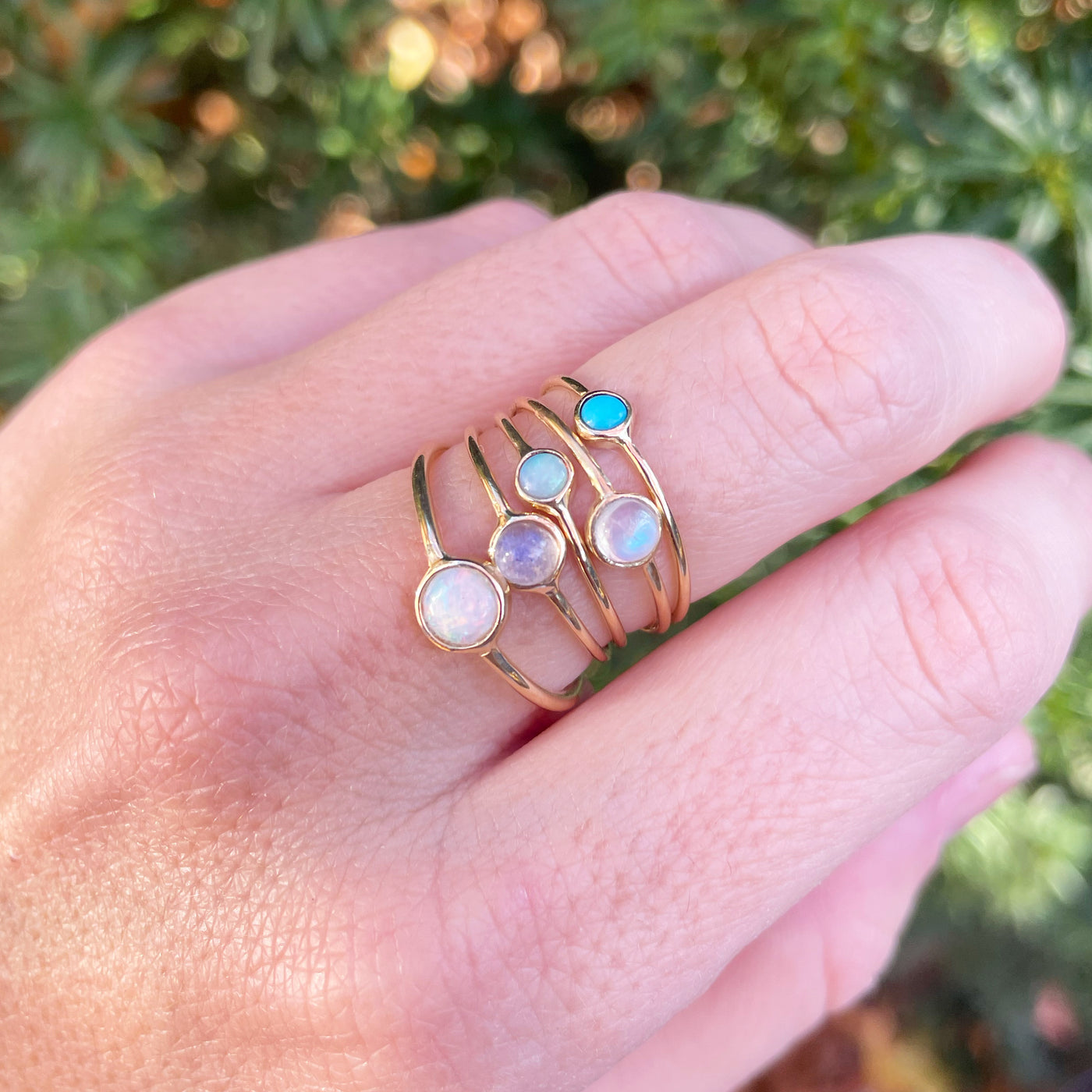 14kt yellow gold labradorite ring