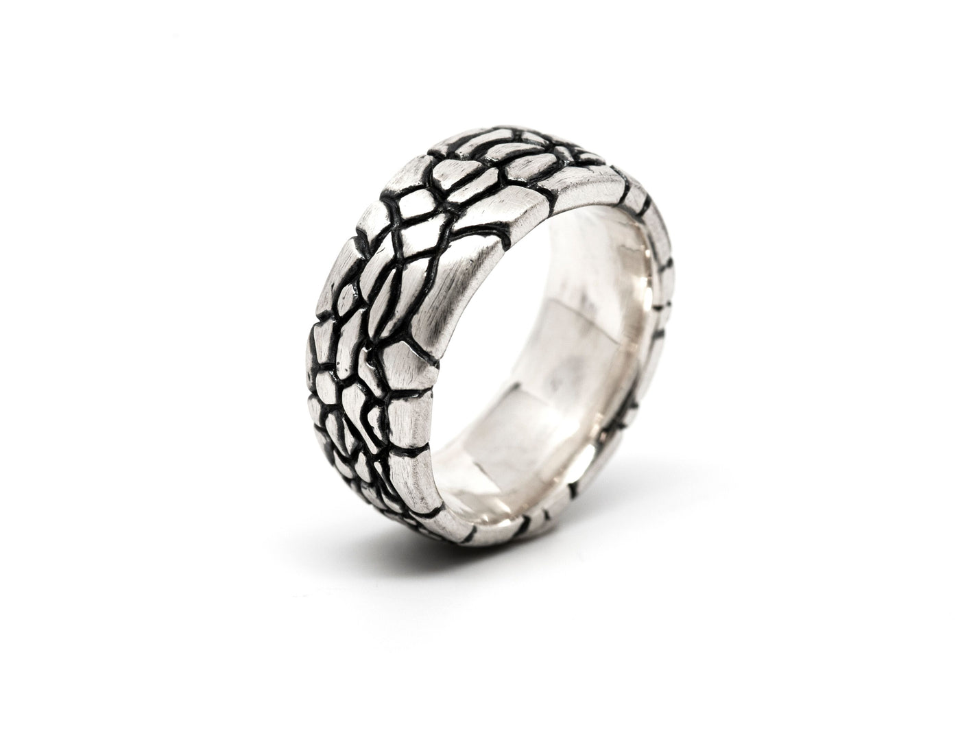 Mens hand carved Dún ring
